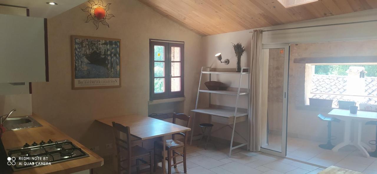 Les Studios De St Guilhem Saint-Guilhem-le-Desert Eksteriør bilde