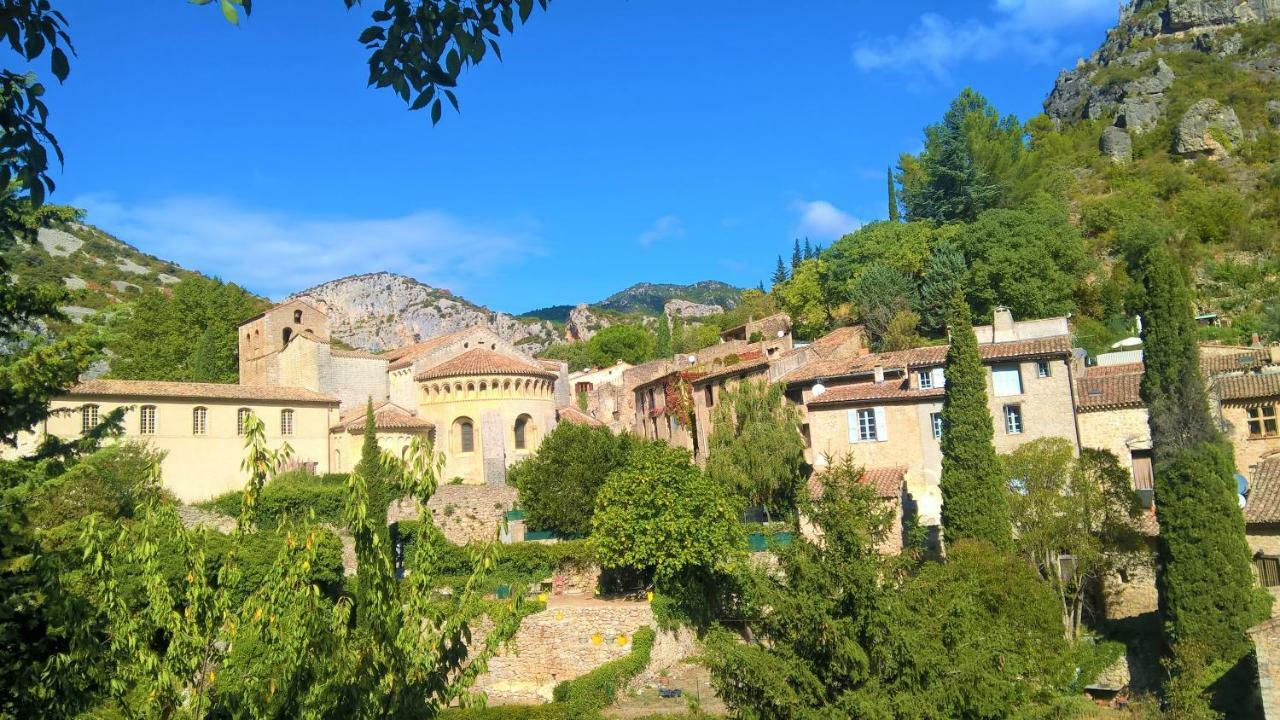 Les Studios De St Guilhem Saint-Guilhem-le-Desert Eksteriør bilde